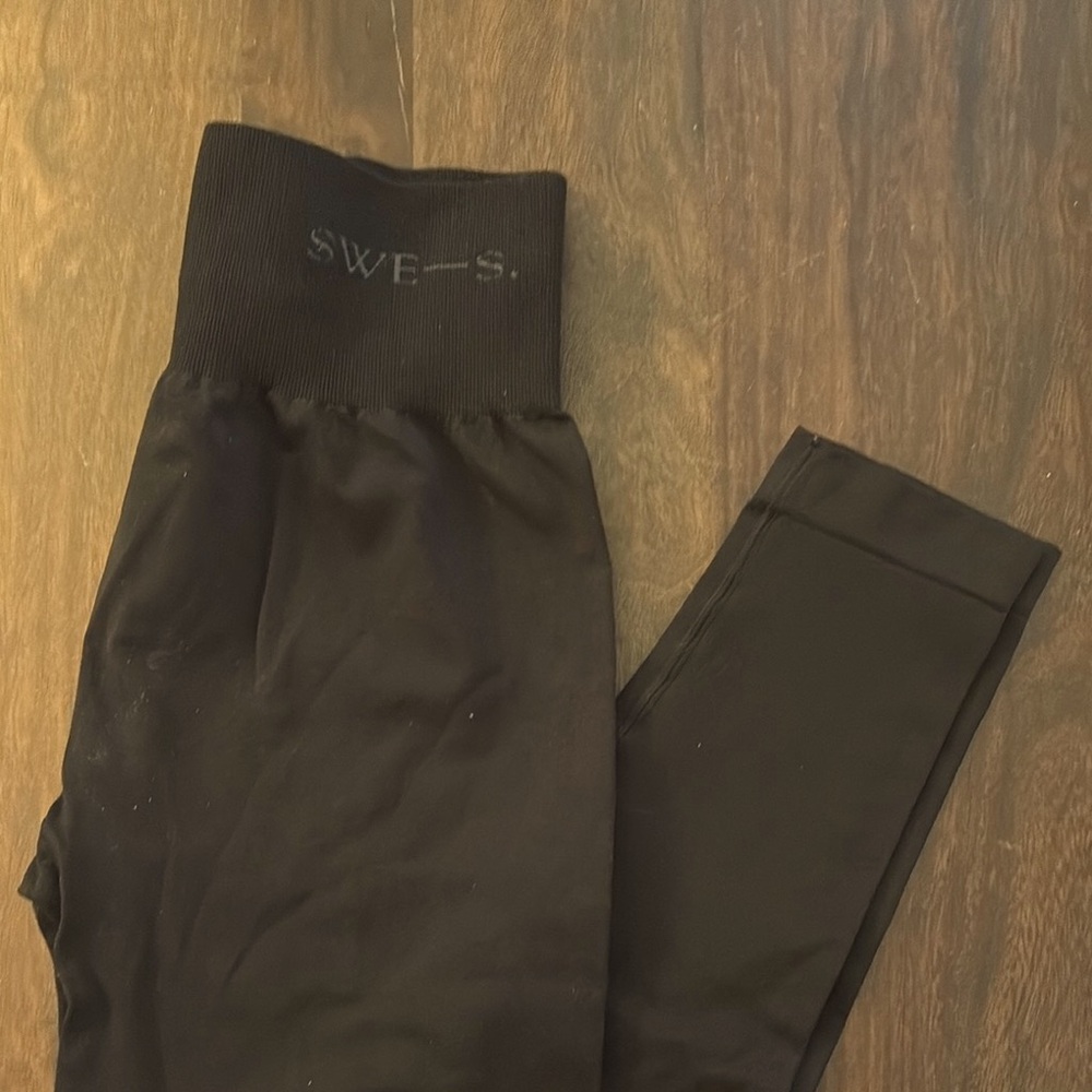 Black High-Waisted Leggings